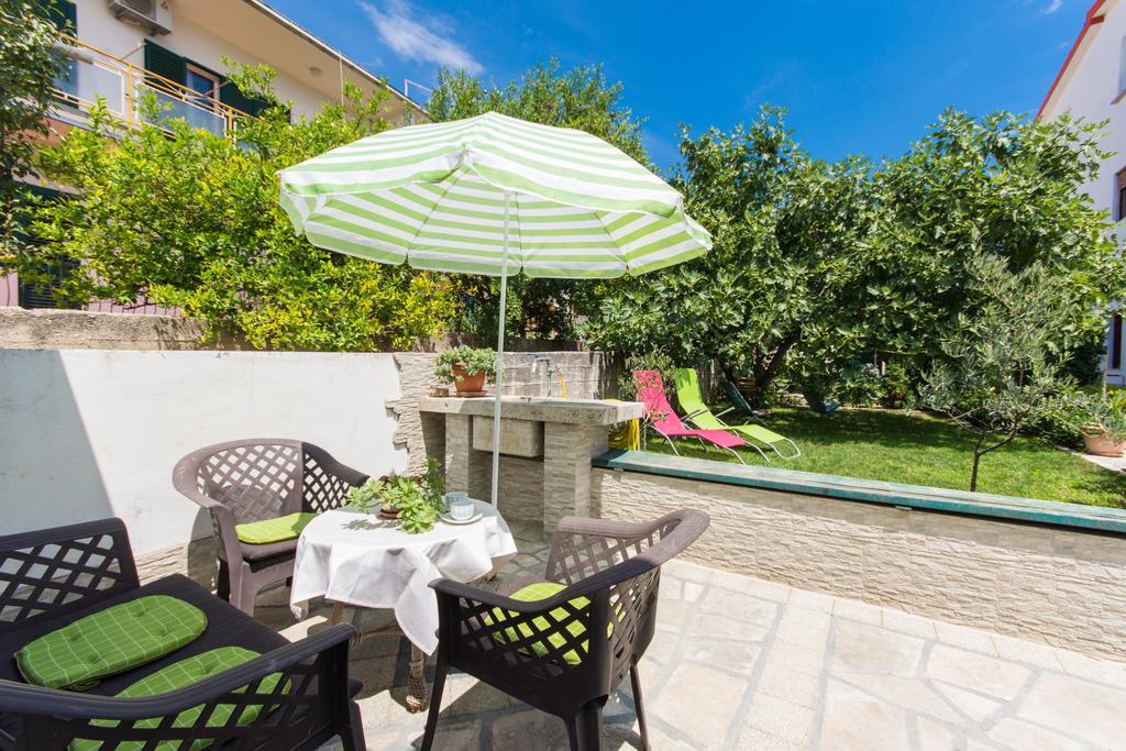 Apartment Lorenzo Trogir Exterior foto